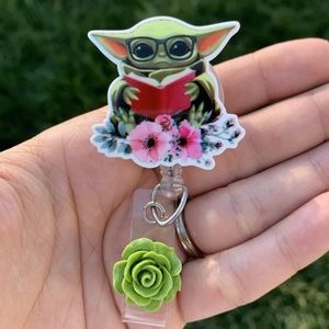 Star Wars Baby Yoda Jedi Mandalorian Reading Book Retractable Badge Holder